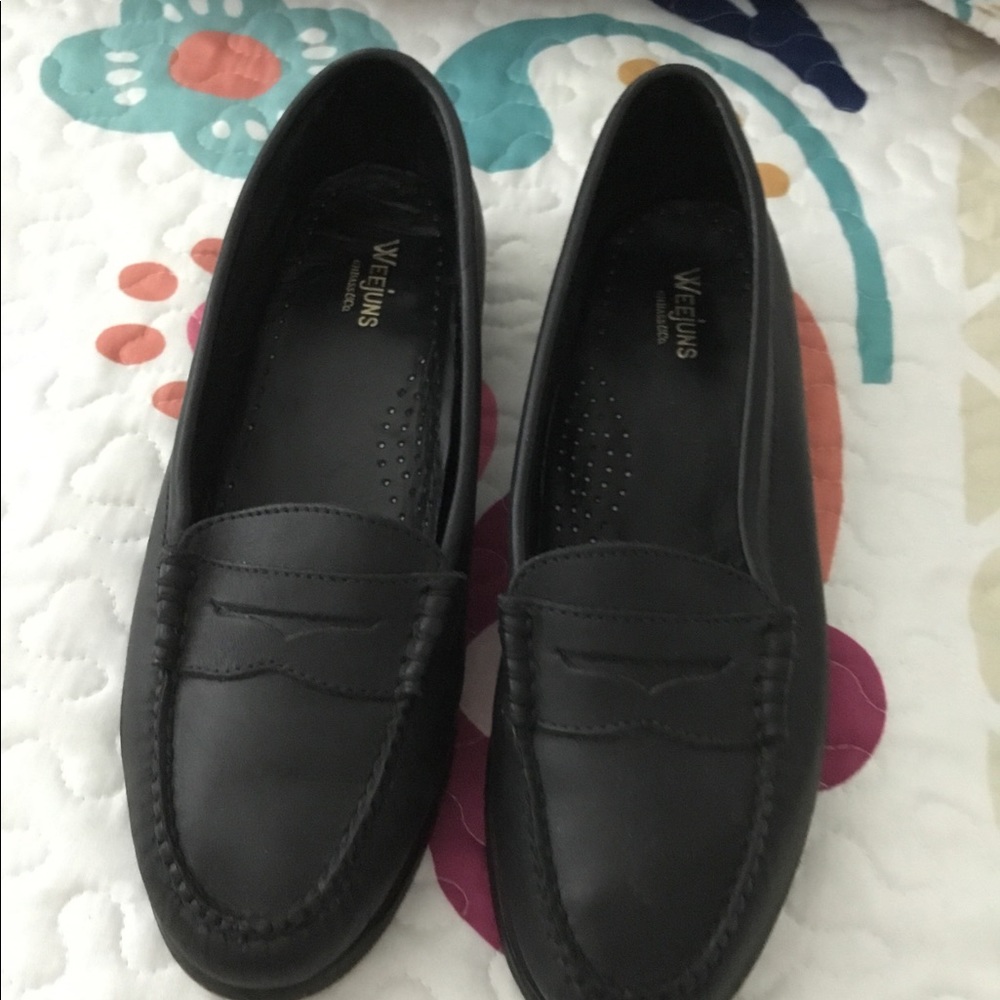 Bass Weejuns black sz 9 1/2